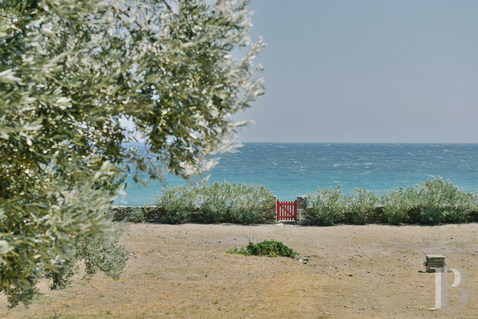Three former sheepfolds united by a beautiful spirit by the sea in Tinos, the Cyclades - photo  n°3